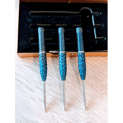 Cuesoul John Michael Blue Oil Painted Finish NEU 23g Steeldarts 90% Deadly Rose